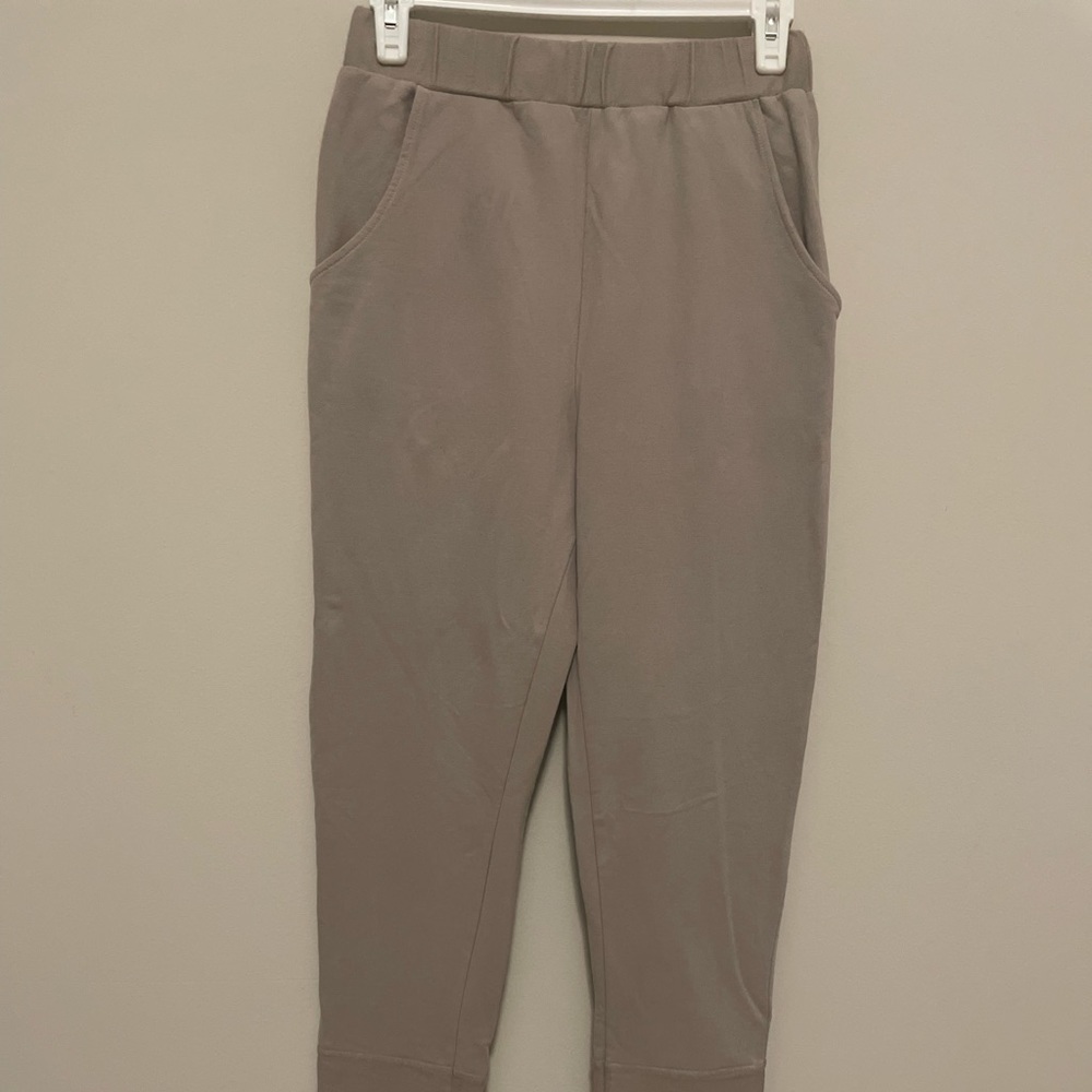 NWT Mia tan pants! size 0 fits XS and small or 2!